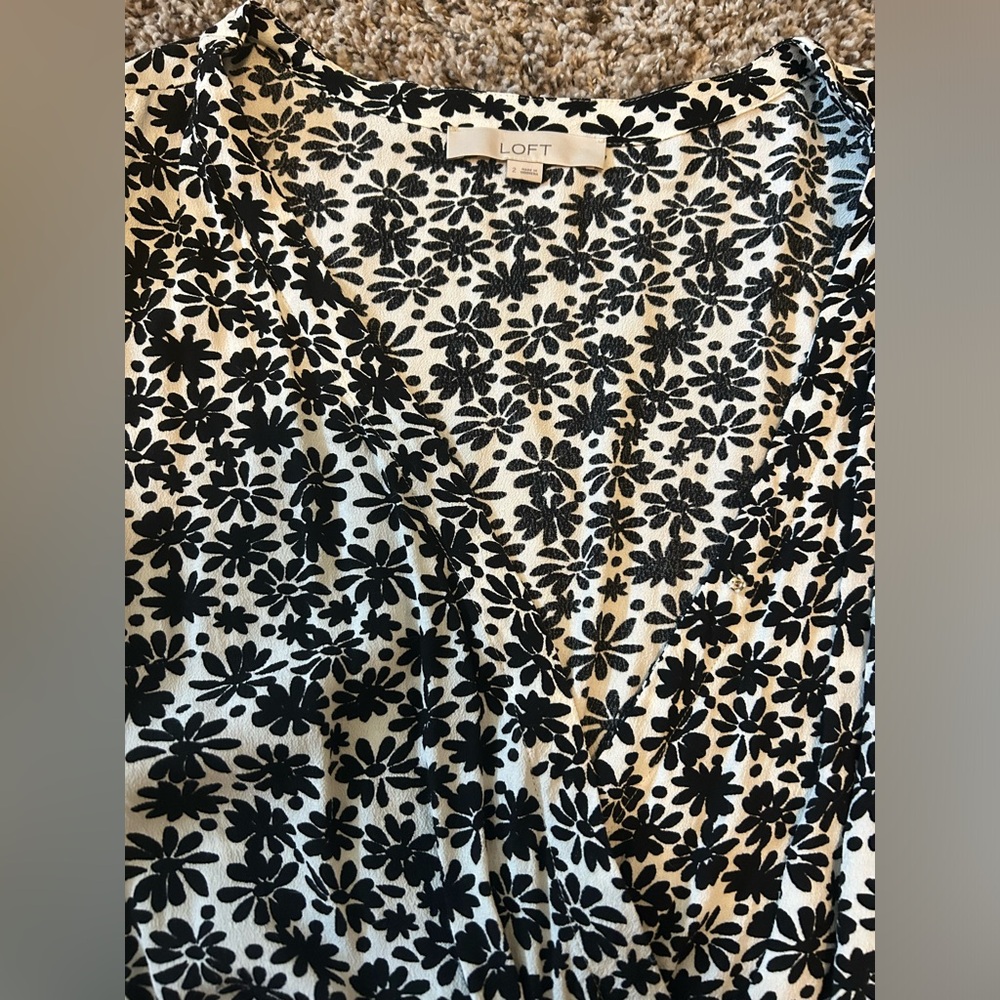 Black and white floral LOFT romper - Picture 2 of 3